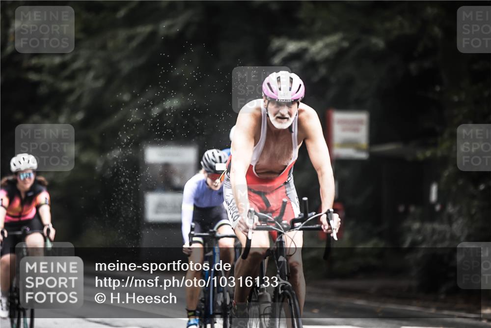 13.09.2026 - Stadtparktriathlon H.Heesch http://msf.ph/oto/10316133 13.09.2026 11:51:26 Radfahren 722, 728, 796, 812, 823, 853, 864, 886, 894, 1800 meine-sportfotos.de