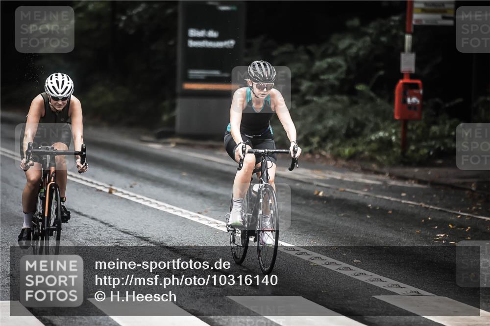13.09.2026 - Stadtparktriathlon H.Heesch http://msf.ph/oto/10316140 13.09.2026 12:59:16 Radfahren 1070, 1151, 1219, 1277, 1292, 1379, 1381, 1406 meine-sportfotos.de