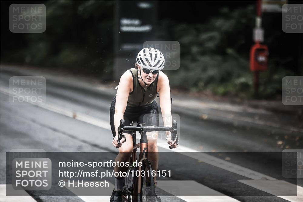 13.09.2026 - Stadtparktriathlon H.Heesch http://msf.ph/oto/10316151 13.09.2026 12:59:17 Radfahren 1070, 1094, 1151, 1219, 1277, 1292, 1379, 1381, 1406 meine-sportfotos.de
