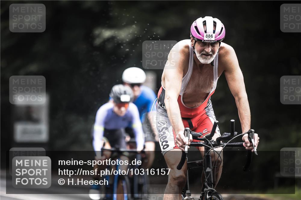 13.09.2026 - Stadtparktriathlon H.Heesch http://msf.ph/oto/10316157 13.09.2026 11:51:26 Radfahren 722, 728, 796, 812, 823, 853, 864, 886, 894, 1800 meine-sportfotos.de