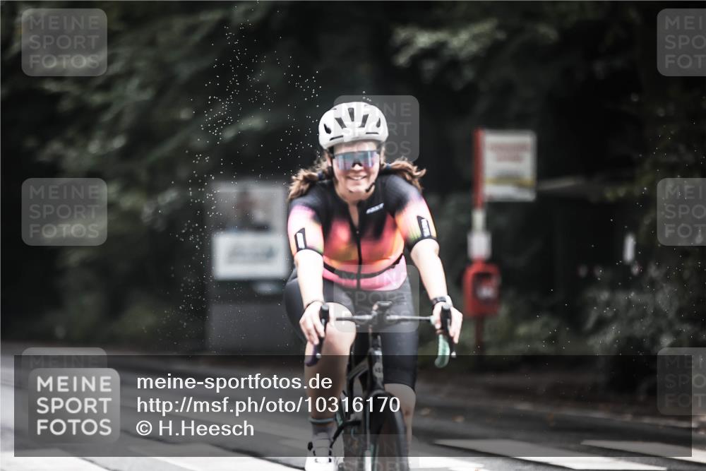 13.09.2026 - Stadtparktriathlon H.Heesch http://msf.ph/oto/10316170 13.09.2026 11:51:27 Radfahren 722, 728, 796, 812, 823, 853, 864, 886, 1800 meine-sportfotos.de