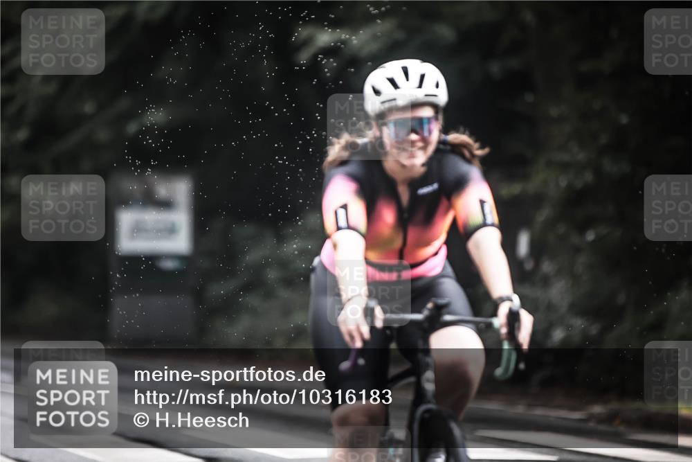 13.09.2026 - Stadtparktriathlon H.Heesch http://msf.ph/oto/10316183 13.09.2026 11:51:27 Radfahren 722, 728, 796, 812, 823, 853, 864, 886, 1800 meine-sportfotos.de