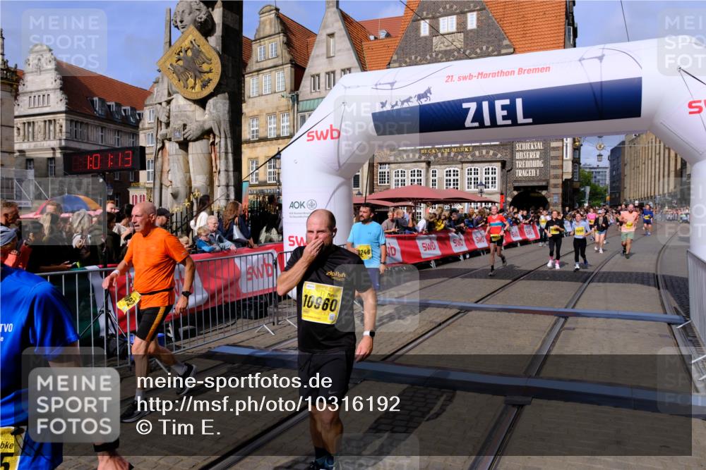 13.09.2026 - 21. swb-Marathon Bremen Tim E. http://msf.ph/oto/10316192 13.09.2026 10:56:29 Ziel 10184, 10211, 10246, 10298, 10322, 10365, 10443, 10670, 10699, 10949, 10957, 10960, 11219, 11280, 11570, 11693, 11782, 11790, 12452, 12476, 13565 meine-sportfotos.de