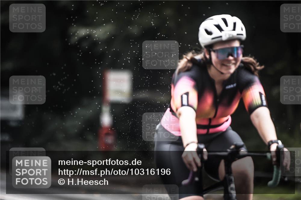 13.09.2026 - Stadtparktriathlon H.Heesch http://msf.ph/oto/10316196 13.09.2026 11:51:28 Radfahren 722, 728, 796, 812, 823, 853, 864, 886, 1800 meine-sportfotos.de