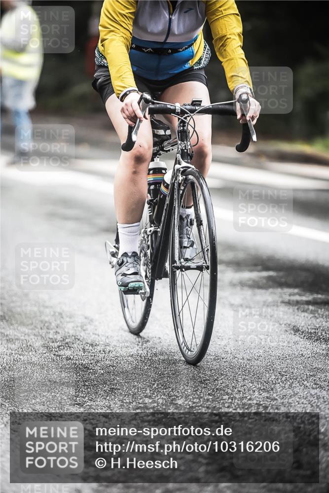 13.09.2026 - Stadtparktriathlon H.Heesch http://msf.ph/oto/10316206 13.09.2026 11:51:33 Radfahren 728, 796, 864 meine-sportfotos.de