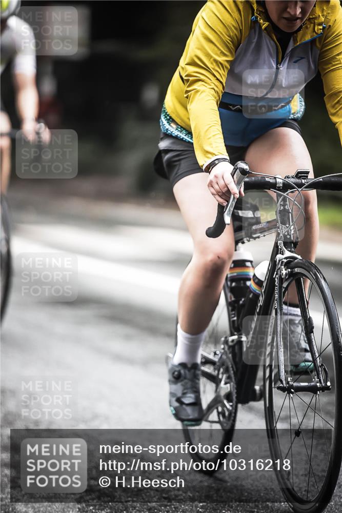 13.09.2026 - Stadtparktriathlon H.Heesch http://msf.ph/oto/10316218 13.09.2026 11:51:33 Radfahren 728, 796, 864 meine-sportfotos.de