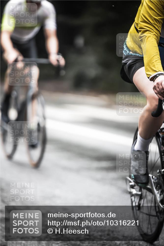 13.09.2026 - Stadtparktriathlon H.Heesch http://msf.ph/oto/10316221 13.09.2026 11:51:33 Radfahren 728, 796, 864 meine-sportfotos.de