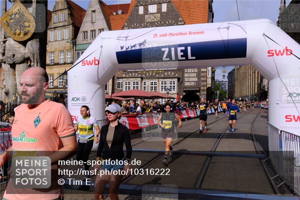 13.09.2026 - 21. swb-Marathon Bremen Tim E. http://msf.ph/oto/10316222 13.09.2026 10:56:35 Ziel 10184, 10211, 10246, 10322, 10365, 10443, 10670, 10675, 10699, 10844, 10949, 10957, 10960, 11219, 11256, 11280, 11317, 11570, 11693, 11782, 11795, 12452, 12476 meine-sportfotos.de