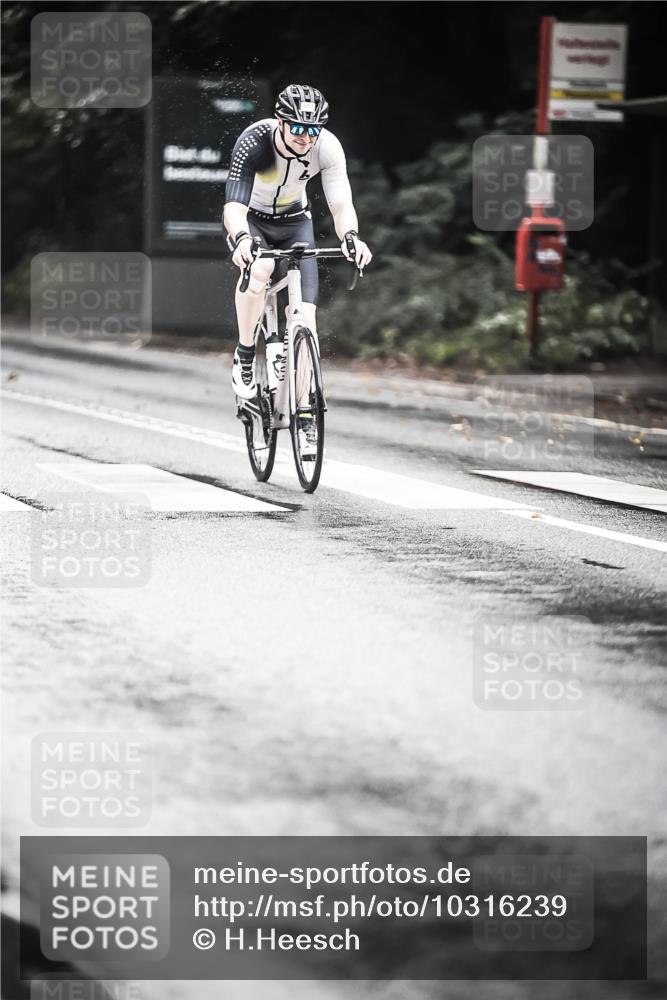 13.09.2026 - Stadtparktriathlon H.Heesch http://msf.ph/oto/10316239 13.09.2026 11:51:44 Radfahren 714, 773, 832, 851, 911 meine-sportfotos.de