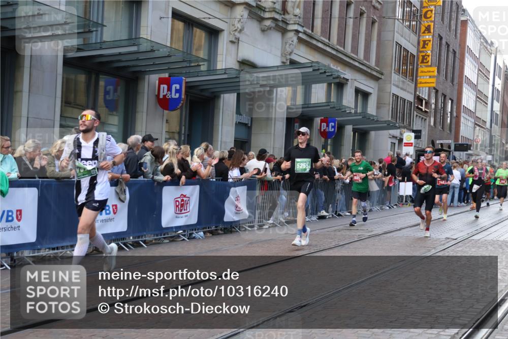 13.09.2026 - 21. swb-Marathon Bremen Strokosch-Dieckow http://msf.ph/oto/10316240 13.09.2026 13:16:19 Ziel 472, 675, 696, 734, 816, 827, 985, 1076, 1162, 2473, 2474, 2604, 2809, 3716, 4135, 4485, 5255, 5772, 6367, 6531, 6535, 7053, 7603, 7801, 7875, 8171, 8288, 481, 663, 740, 755, 792, 1605, 1955, 2623, 3134, 3149, 4128, 5430, 5554, 5963, 6106, 6721, 6744, 8398, 8487, 9031, 9115, 13008, 13158 meine-sportfotos.de