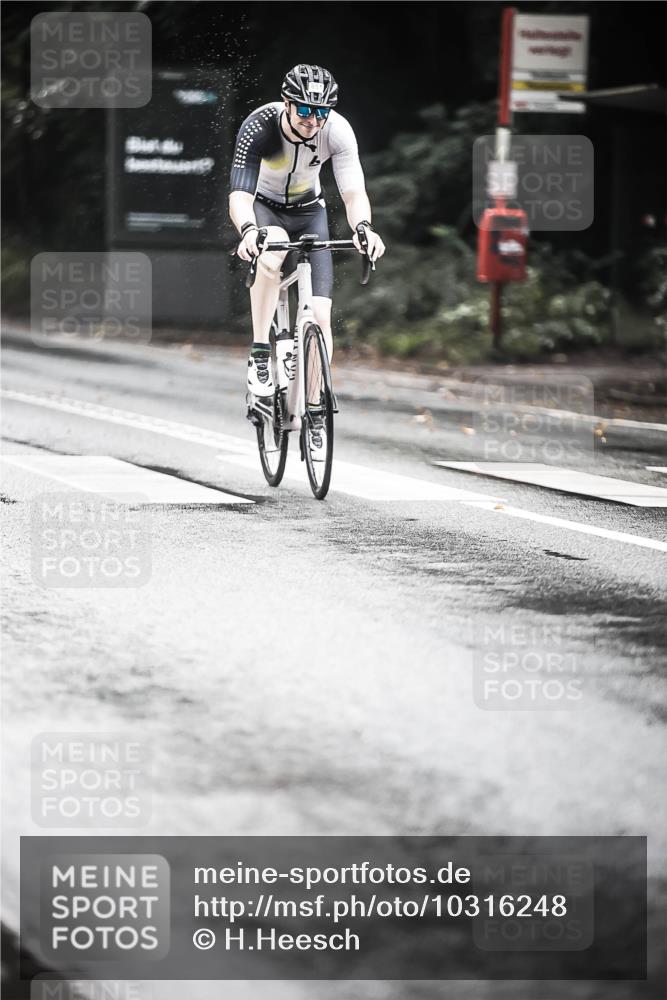 13.09.2026 - Stadtparktriathlon H.Heesch http://msf.ph/oto/10316248 13.09.2026 11:51:44 Radfahren 714, 773, 832, 851, 911 meine-sportfotos.de
