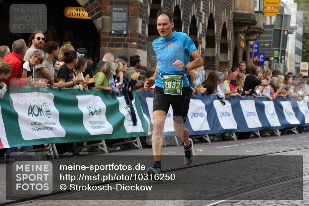 13.09.2026 - 21. swb-Marathon Bremen Strokosch-Dieckow http://msf.ph/oto/10316250 13.09.2026 13:06:32 Ziel 474, 681, 1901, 3297, 3466, 4614, 5803, 6686, 7336, 8670, 8983, 9429, 9934, 508, 521, 788, 1009, 2832, 3910, 4777, 5238, 6784, 6951, 8580 meine-sportfotos.de