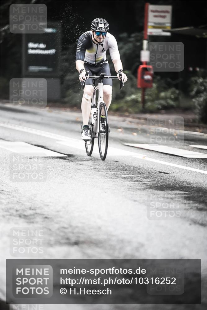 13.09.2026 - Stadtparktriathlon H.Heesch http://msf.ph/oto/10316252 13.09.2026 11:51:44 Radfahren 714, 773, 832, 851, 911 meine-sportfotos.de