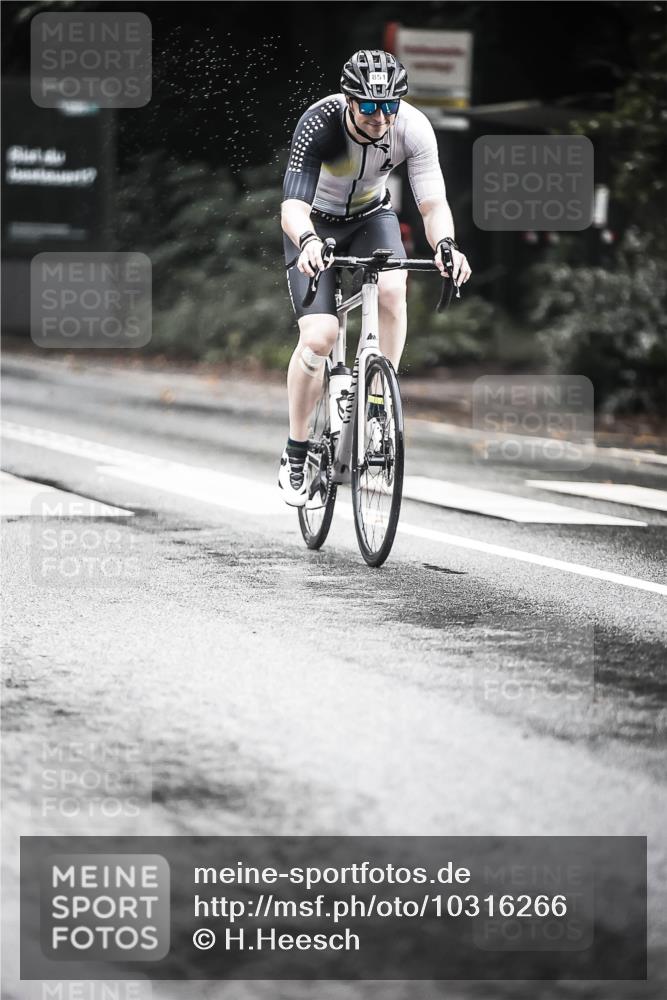 13.09.2026 - Stadtparktriathlon H.Heesch http://msf.ph/oto/10316266 13.09.2026 11:51:44 Radfahren 714, 773, 832, 851, 911 meine-sportfotos.de