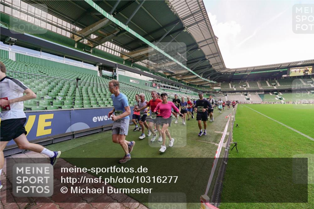 13.09.2026 - 21. swb-Marathon Bremen Michael Burmester http://msf.ph/oto/10316277 13.09.2026 13:13:06 Laufen im Stadion 118, 183, 270, 278, 349, 514, 576, 600, 631, 695, 702, 843, 933, 950, 1005, 1113, 1143, 1226, 1286, 1334, 1426, 1435, 1596, 1641, 1849, 1851, 1991, 2005, 2035, 2079, 2248, 2264, 2336, 2375, 2377, 2387, 2398, 2426, 2439, 2457, 2461, 2478, 2505, 2540, 2612, 2659, 2665, 2673, 2684, 2693, 2765, 2773, 2792, 2815, 2816, 2822, 2850, 2860, 2884, 2895, 2921, 2963, 2966, 2972, 2975, 3016, 3027, 3079, 3111, 3143, 3155, 3209, 3253, 3277, 3293, 3304, 3308, 3313, 3328, 3349, 3434, 3442, 549 meine-sportfotos.de