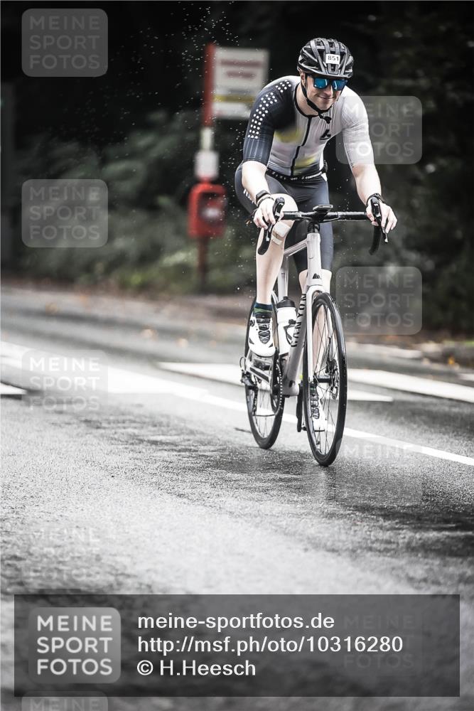 13.09.2026 - Stadtparktriathlon H.Heesch http://msf.ph/oto/10316280 13.09.2026 11:51:44 Radfahren 714, 773, 832, 851, 911 meine-sportfotos.de
