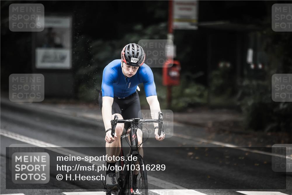 13.09.2026 - Stadtparktriathlon H.Heesch http://msf.ph/oto/10316289 13.09.2026 12:59:24 Radfahren 1094, 1277, 1339, 1379, 1406, 1422 meine-sportfotos.de