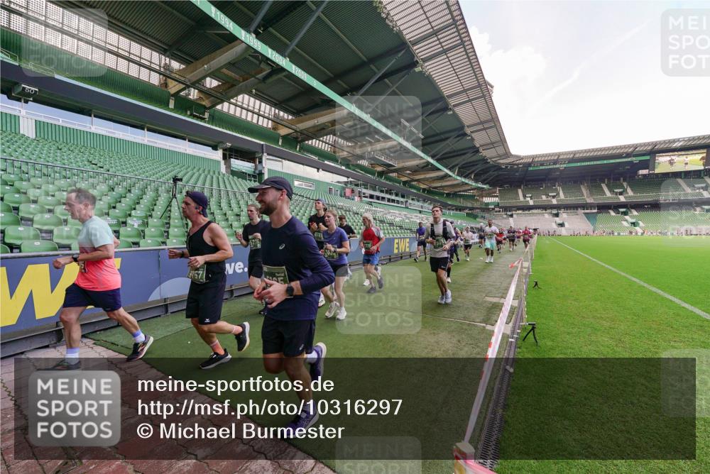 13.09.2026 - 21. swb-Marathon Bremen Michael Burmester http://msf.ph/oto/10316297 13.09.2026 13:13:08 Laufen im Stadion 118, 183, 270, 278, 349, 514, 576, 600, 631, 695, 702, 843, 933, 950, 1005, 1113, 1143, 1226, 1286, 1334, 1426, 1435, 1596, 1641, 1849, 1851, 1991, 2005, 2035, 2079, 2248, 2264, 2336, 2375, 2377, 2387, 2398, 2426, 2439, 2457, 2461, 2478, 2505, 2540, 2612, 2659, 2665, 2673, 2684, 2693, 2765, 2773, 2792, 2815, 2816, 2822, 2850, 2860, 2884, 2895, 2921, 2963, 2966, 2972, 2975, 3016, 3027, 3079, 3111, 3143, 3155, 3209, 3253, 3277, 3293, 3304, 3308, 3313, 3349, 3434, 3442, 549 meine-sportfotos.de