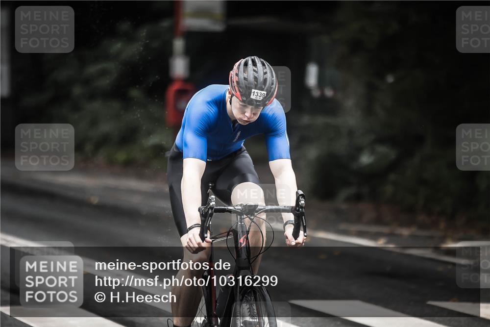 13.09.2026 - Stadtparktriathlon H.Heesch http://msf.ph/oto/10316299 13.09.2026 12:59:25 Radfahren 1094, 1277, 1339, 1379, 1406, 1422 meine-sportfotos.de