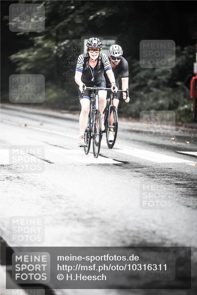 13.09.2026 - Stadtparktriathlon H.Heesch http://msf.ph/oto/10316311 13.09.2026 11:51:48 Radfahren 714, 773, 808, 832, 851, 911 meine-sportfotos.de