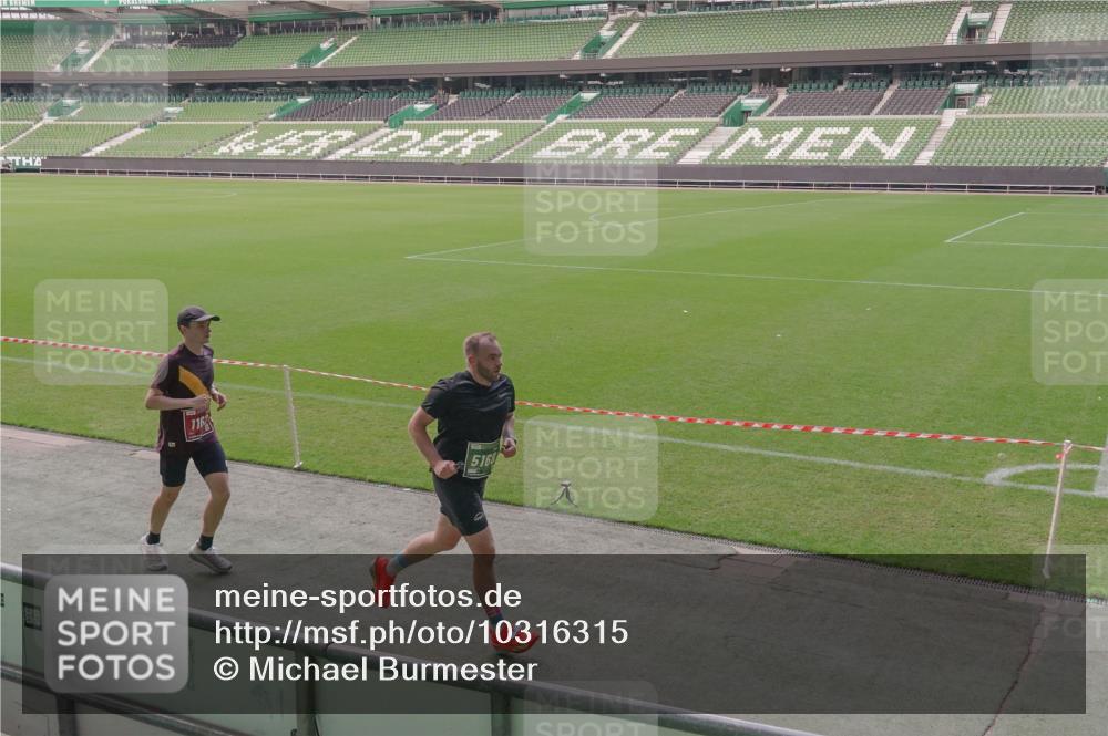 13.09.2026 - 21. swb-Marathon Bremen Michael Burmester http://msf.ph/oto/10316315 13.09.2026 12:51:24 Laufen im Stadion 235, 335, 469, 734, 771, 863, 1043, 1125, 1146, 1162, 1455, 1492, 1510, 1513, 1613, 1955, 1970, 1998, 2008, 2130, 2291, 2295, 2360, 2442, 2444, 2447, 2759, 2847, 3440, 3484, 3566, 3647, 3703, 3808, 3830, 3899, 3959, 4023, 4165, 4368, 4429, 4473, 4475, 4559, 4571, 4573, 4582, 4727, 4781, 4782, 4888, 4895, 5066, 5079, 5152, 5155, 5168, 5314, 5377, 5379, 5383, 5521, 5532, 5620, 5627, 5636, 5696, 6267, 6274, 6471, 6668, 6901, 7121, 8033, 8798 meine-sportfotos.de