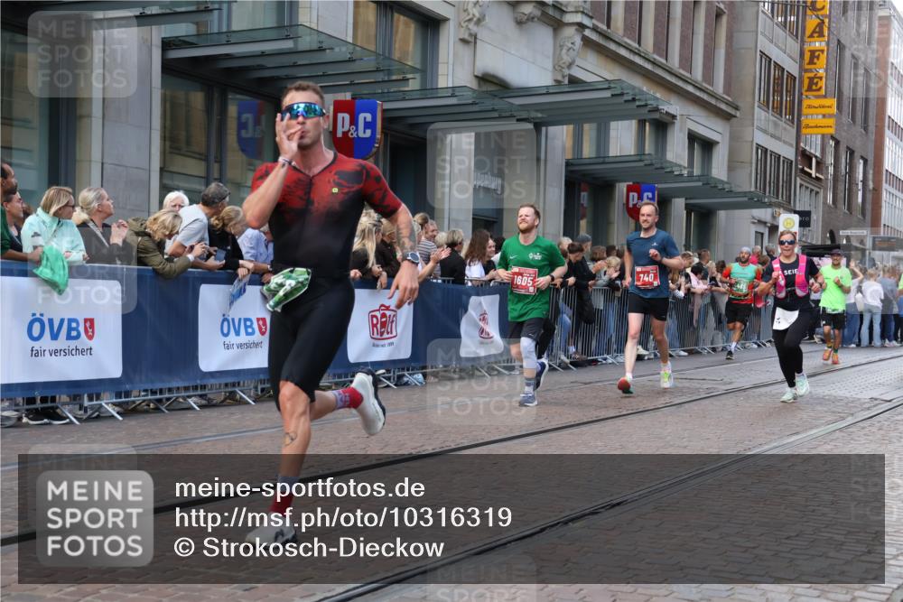 13.09.2026 - 21. swb-Marathon Bremen Strokosch-Dieckow http://msf.ph/oto/10316319 13.09.2026 13:16:22 Ziel 472, 675, 696, 734, 816, 827, 985, 1076, 1162, 2473, 2474, 2604, 2809, 3716, 3961, 4135, 4137, 4485, 5255, 5772, 6367, 6531, 6535, 7053, 7387, 7603, 7875, 8171, 8288, 481, 663, 740, 755, 792, 1605, 2604, 2623, 3134, 4128, 5554, 5963, 6106, 6721, 6744, 7801, 8398, 8487, 9031, 9115, 13008, 13158 meine-sportfotos.de