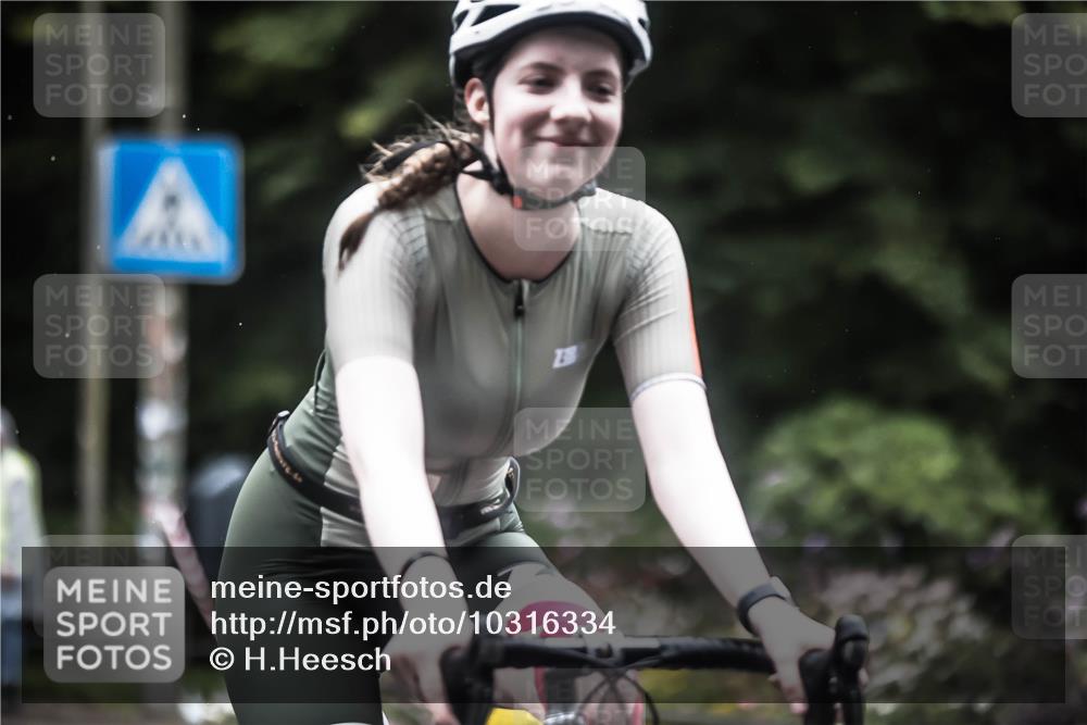 13.09.2026 - Stadtparktriathlon H.Heesch http://msf.ph/oto/10316334 13.09.2026 12:59:39 Radfahren 1168, 1270, 1303, 1353, 1360, 1397 meine-sportfotos.de