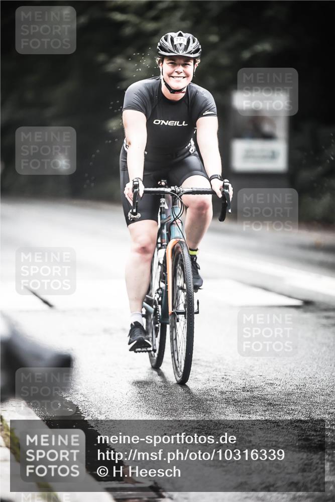 13.09.2026 - Stadtparktriathlon H.Heesch http://msf.ph/oto/10316339 13.09.2026 11:51:50 Radfahren 714, 755, 773, 808, 830, 832, 851, 911 meine-sportfotos.de