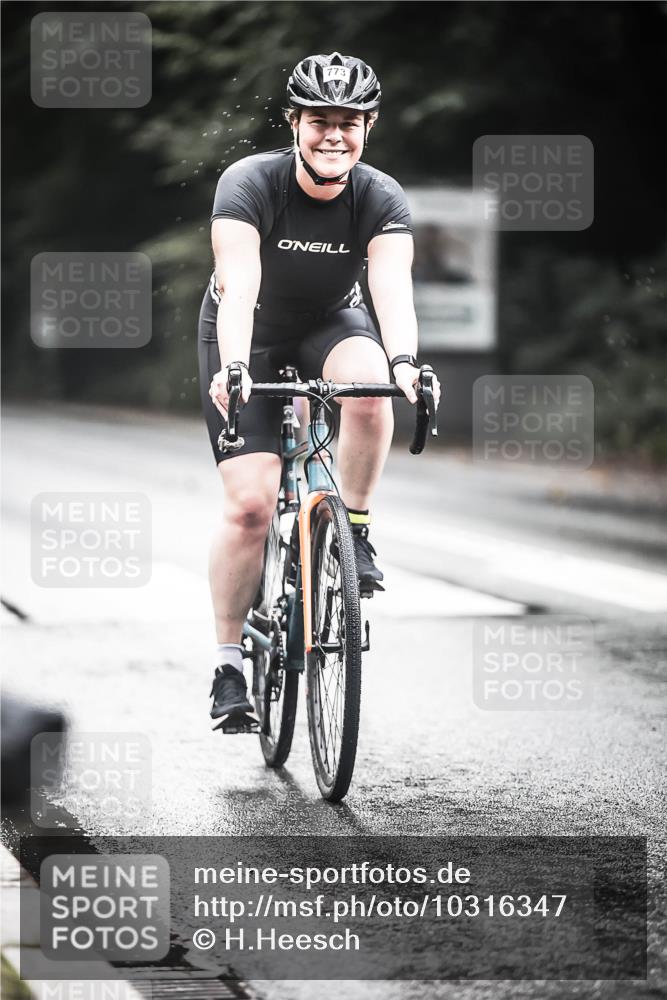 13.09.2026 - Stadtparktriathlon H.Heesch http://msf.ph/oto/10316347 13.09.2026 11:51:50 Radfahren 714, 755, 773, 808, 830, 832, 851, 911 meine-sportfotos.de