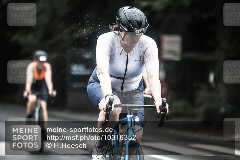 13.09.2026 - Stadtparktriathlon H.Heesch http://msf.ph/oto/10316352 13.09.2026 12:59:45 Radfahren 1107, 1168, 1252, 1270, 1302, 1303, 1353, 1414, 1428 meine-sportfotos.de