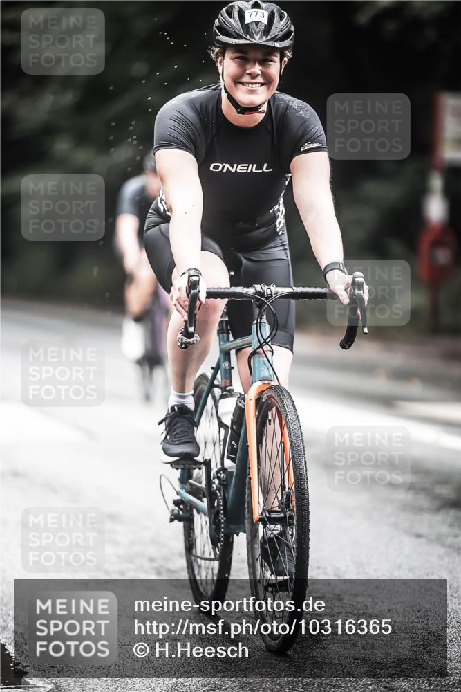 13.09.2026 - Stadtparktriathlon H.Heesch http://msf.ph/oto/10316365 13.09.2026 11:51:50 Radfahren 714, 755, 773, 808, 830, 832, 851, 911 meine-sportfotos.de