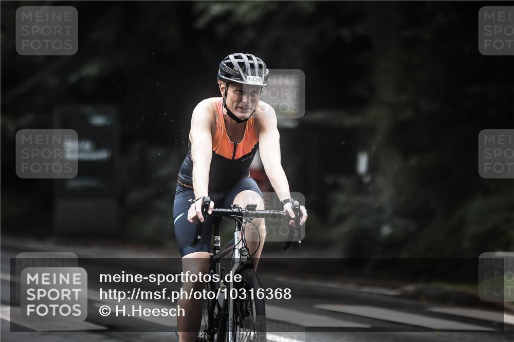 13.09.2026 - Stadtparktriathlon H.Heesch http://msf.ph/oto/10316368 13.09.2026 12:59:47 Radfahren 1107, 1168, 1247, 1252, 1302, 1303, 1353, 1414, 1428 meine-sportfotos.de