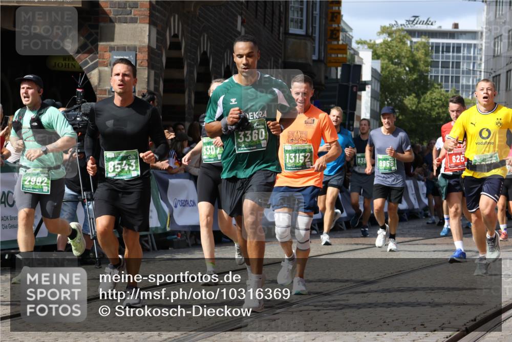 13.09.2026 - 21. swb-Marathon Bremen Strokosch-Dieckow http://msf.ph/oto/10316369 13.09.2026 13:30:57 Ziel 625, 800, 834, 1067, 1533, 1771, 1841, 1926, 1941, 2369, 2452, 2723, 2985, 3163, 3164, 3425, 4058, 4206, 4332, 4342, 4415, 4425, 4748, 4757, 4920, 5506, 5551, 5822, 6134, 6343, 6347, 6523, 6988, 7012, 7253, 7567, 7645, 8116, 8117, 8762, 8878, 8966, 9011, 9108, 9692, 9695, 9699, 9825, 13090, 217, 1398, 1479, 2513, 2802, 2902, 3800, 4647, 5846, 6307, 6419, 6732, 7198, 7359, 7637, 7798, 7882, 8097, 8382, 8543, 9274, 9937, 9958, 9962, 9969, 9976, 9977, 13152 meine-sportfotos.de