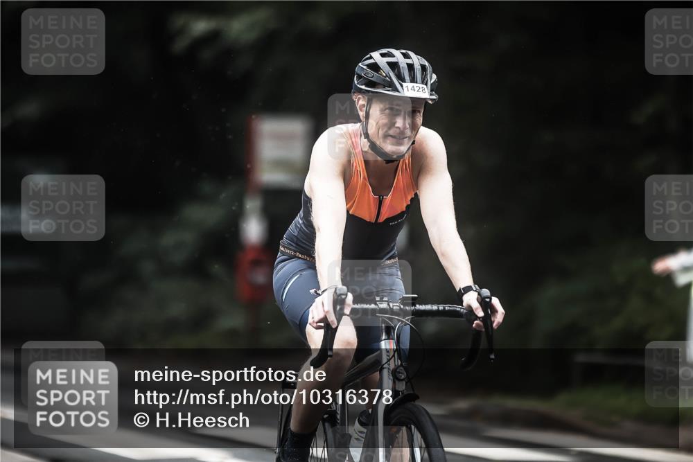 13.09.2026 - Stadtparktriathlon H.Heesch http://msf.ph/oto/10316378 13.09.2026 12:59:47 Radfahren 1107, 1168, 1247, 1252, 1302, 1303, 1353, 1414, 1428 meine-sportfotos.de