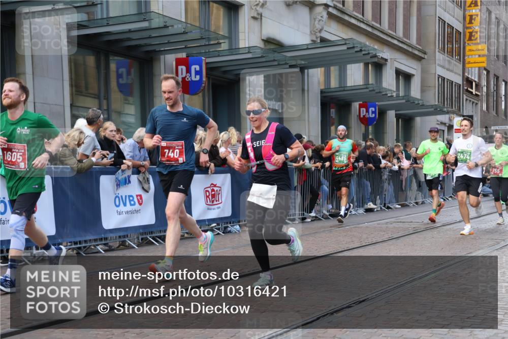 13.09.2026 - 21. swb-Marathon Bremen Strokosch-Dieckow http://msf.ph/oto/10316421 13.09.2026 13:16:24 Ziel 472, 675, 696, 734, 816, 827, 985, 1076, 2473, 2474, 2809, 3716, 3961, 4135, 4137, 4485, 5255, 5772, 6049, 6367, 6531, 6535, 7297, 7387, 7603, 7875, 8171, 8288, 481, 663, 740, 755, 792, 1162, 1605, 2604, 3134, 4128, 5554, 5963, 6106, 6721, 6744, 7053, 7603, 7801, 8398, 8487, 9031, 9115, 13008, 13158 meine-sportfotos.de