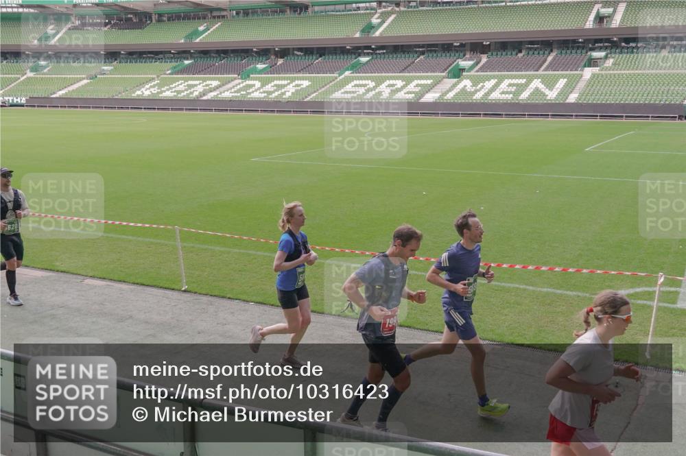 13.09.2026 - 21. swb-Marathon Bremen Michael Burmester http://msf.ph/oto/10316423 13.09.2026 12:51:32 Laufen im Stadion 235, 335, 734, 771, 863, 1043, 1125, 1146, 1162, 1232, 1455, 1492, 1510, 1513, 1613, 1955, 1970, 1998, 2008, 2130, 2291, 2295, 2360, 2442, 2444, 2447, 2498, 2759, 2847, 3085, 3440, 3484, 3566, 3647, 3703, 3808, 3830, 3899, 3959, 3988, 4023, 4165, 4283, 4368, 4429, 4473, 4475, 4559, 4571, 4573, 4582, 4727, 4781, 4782, 4888, 4895, 5066, 5079, 5152, 5155, 5168, 5314, 5379, 5521, 5532, 5620, 5627, 5636, 5696, 6267, 6274, 6471, 6668, 6901, 8033, 8798 meine-sportfotos.de