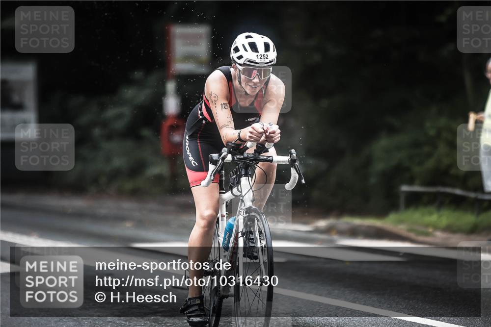 13.09.2026 - Stadtparktriathlon H.Heesch http://msf.ph/oto/10316430 13.09.2026 12:59:52 Radfahren 1107, 1247, 1252, 1302, 1414, 1418, 1428 meine-sportfotos.de