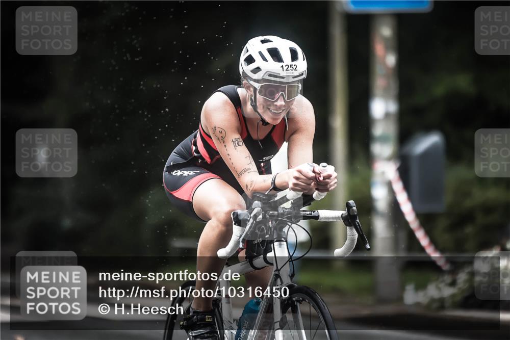 13.09.2026 - Stadtparktriathlon H.Heesch http://msf.ph/oto/10316450 13.09.2026 12:59:52 Radfahren 1107, 1247, 1252, 1302, 1414, 1418, 1428 meine-sportfotos.de