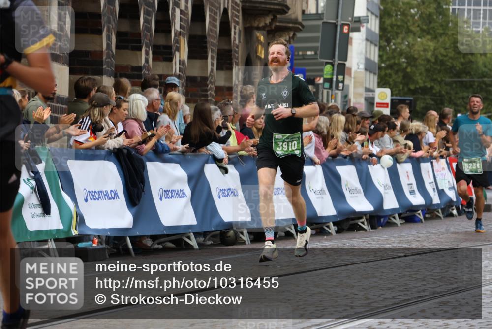 13.09.2026 - 21. swb-Marathon Bremen Strokosch-Dieckow http://msf.ph/oto/10316455 13.09.2026 13:06:36 Ziel 474, 1901, 3466, 4614, 6686, 7336, 8621, 8670, 9934, 508, 521, 788, 1009, 3127, 3910, 4574, 5238, 6784, 6951, 8580 meine-sportfotos.de