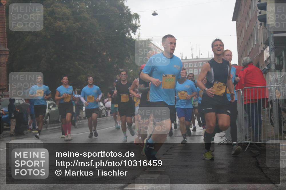 13.09.2026 - Kiel Lauf Markus Tischler http://msf.ph/oto/10316459 13.09.2026 10:46:31 Fleethörn 4201, 39, 2956, 2011, 472 meine-sportfotos.de