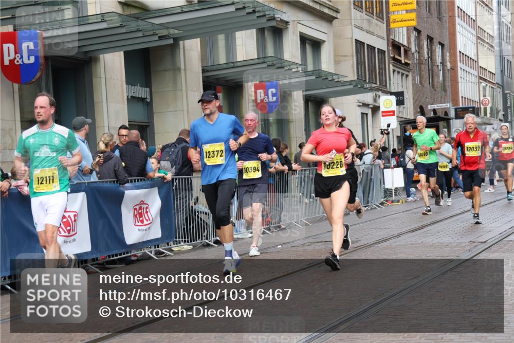 13.09.2026 - 21. swb-Marathon Bremen Strokosch-Dieckow http://msf.ph/oto/10316467 13.09.2026 10:57:18 Ziel 10177, 10226, 10300, 10394, 10460, 10517, 10518, 11106, 11153, 11245, 11365, 11480, 11498, 11532, 11568, 11609, 11734, 11965, 11966, 12037, 12111, 12222, 12228, 12264, 12372, 10157, 10166, 10408, 10517, 10518, 10578, 10687, 10700, 10772, 10969, 11236, 11292, 11328, 11484, 11609, 11667, 11946, 12032, 12263, 12382, 12383, 12400, 12411 meine-sportfotos.de