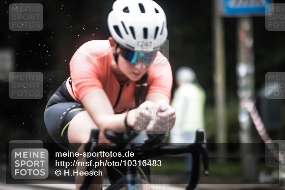 13.09.2026 - Stadtparktriathlon H.Heesch http://msf.ph/oto/10316483 13.09.2026 12:59:54 Radfahren 1107, 1233, 1247, 1252, 1302, 1414, 1418 meine-sportfotos.de