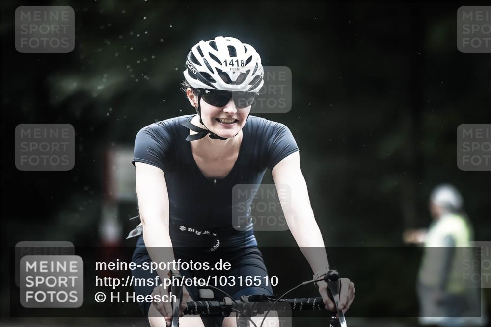 13.09.2026 - Stadtparktriathlon H.Heesch http://msf.ph/oto/10316510 13.09.2026 12:59:57 Radfahren 1082, 1221, 1233, 1239, 1247, 1252, 1418 meine-sportfotos.de