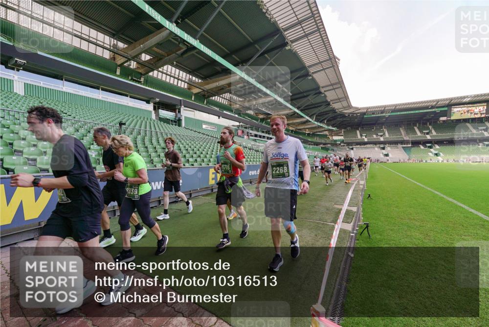 13.09.2026 - 21. swb-Marathon Bremen Michael Burmester http://msf.ph/oto/10316513 13.09.2026 13:13:27 Laufen im Stadion 118, 183, 270, 278, 349, 460, 514, 576, 600, 631, 695, 702, 933, 950, 1005, 1143, 1226, 1286, 1334, 1392, 1408, 1426, 1573, 1596, 1641, 1991, 2005, 2024, 2035, 2079, 2233, 2264, 2336, 2377, 2387, 2398, 2412, 2439, 2457, 2461, 2478, 2505, 2521, 2540, 2564, 2612, 2665, 2684, 2693, 2765, 2773, 2792, 2815, 2816, 2860, 2884, 2895, 2921, 2963, 2966, 2972, 2975, 3016, 3111, 3143, 3155, 3209, 3253, 3277, 3293, 3304, 3308, 3313, 3378, 3405, 3428, 3434, 3653, 3661, 549 meine-sportfotos.de