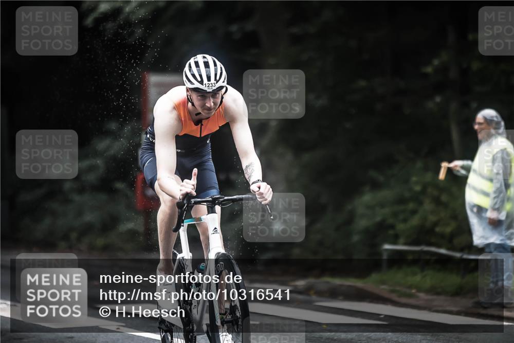 13.09.2026 - Stadtparktriathlon H.Heesch http://msf.ph/oto/10316541 13.09.2026 13:00:00 Radfahren 1082, 1221, 1233, 1239, 1357, 1412, 1418 meine-sportfotos.de
