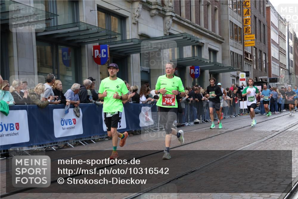 13.09.2026 - 21. swb-Marathon Bremen Strokosch-Dieckow http://msf.ph/oto/10316542 13.09.2026 13:16:27 Ziel 385, 472, 675, 696, 734, 816, 827, 985, 1970, 2319, 2473, 2474, 2809, 3716, 3961, 4135, 4137, 4485, 5255, 5772, 6049, 6367, 6531, 6535, 6819, 7297, 7387, 7875, 481, 663, 740, 755, 792, 1076, 1162, 1605, 2604, 3134, 5554, 5963, 6106, 6721, 6744, 7053, 7603, 7801, 8171, 8288, 8398, 9031, 9115, 13008 meine-sportfotos.de