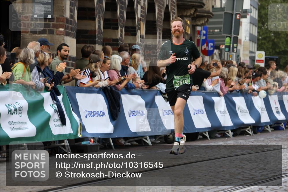 13.09.2026 - 21. swb-Marathon Bremen Strokosch-Dieckow http://msf.ph/oto/10316545 13.09.2026 13:06:36 Ziel 474, 1901, 3466, 4614, 6686, 7336, 8621, 8670, 9934, 508, 521, 788, 1009, 3127, 3910, 4574, 5238, 6784, 6951, 8580 meine-sportfotos.de