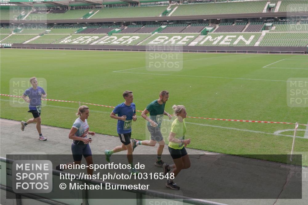 13.09.2026 - 21. swb-Marathon Bremen Michael Burmester http://msf.ph/oto/10316548 13.09.2026 12:51:39 Laufen im Stadion 107, 235, 335, 734, 771, 863, 1043, 1125, 1146, 1162, 1232, 1455, 1492, 1510, 1513, 1613, 1955, 1970, 1998, 2008, 2130, 2295, 2360, 2442, 2444, 2447, 2498, 2759, 2847, 3085, 3336, 3440, 3448, 3484, 3566, 3647, 3703, 3808, 3830, 3899, 3959, 3988, 4023, 4165, 4283, 4368, 4429, 4473, 4475, 4559, 4571, 4573, 4582, 4727, 4781, 4782, 4888, 4895, 5066, 5079, 5152, 5155, 5168, 5314, 5379, 5521, 5532, 5620, 5627, 5636, 5696, 6267, 6274, 6471, 6668, 6901, 8033, 8798 meine-sportfotos.de