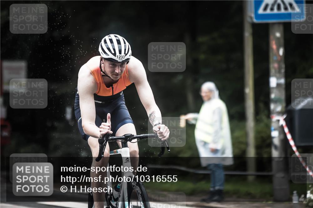 13.09.2026 - Stadtparktriathlon H.Heesch http://msf.ph/oto/10316555 13.09.2026 13:00:00 Radfahren 1082, 1221, 1233, 1239, 1357, 1412, 1418 meine-sportfotos.de