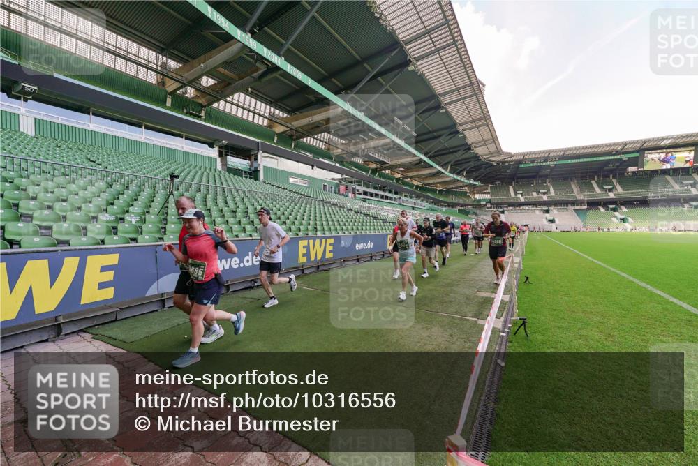 13.09.2026 - 21. swb-Marathon Bremen Michael Burmester http://msf.ph/oto/10316556 13.09.2026 13:13:32 Laufen im Stadion 118, 183, 270, 278, 349, 460, 514, 576, 600, 631, 695, 702, 768, 933, 950, 956, 1005, 1143, 1286, 1334, 1392, 1408, 1426, 1573, 1596, 1641, 1991, 2005, 2024, 2035, 2079, 2233, 2264, 2336, 2387, 2398, 2412, 2439, 2457, 2461, 2478, 2505, 2521, 2540, 2564, 2612, 2665, 2684, 2693, 2765, 2773, 2792, 2815, 2816, 2829, 2860, 2884, 2887, 2895, 2921, 2963, 2966, 2972, 2975, 3016, 3111, 3143, 3155, 3209, 3253, 3277, 3293, 3304, 3313, 3378, 3405, 3428, 3434, 3653, 3661, 549 meine-sportfotos.de